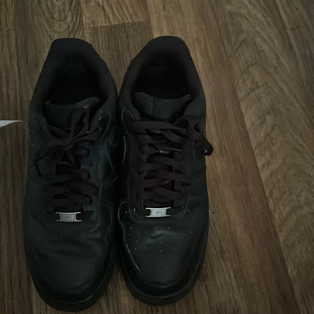 Black Air Force one’s size 10 1/2